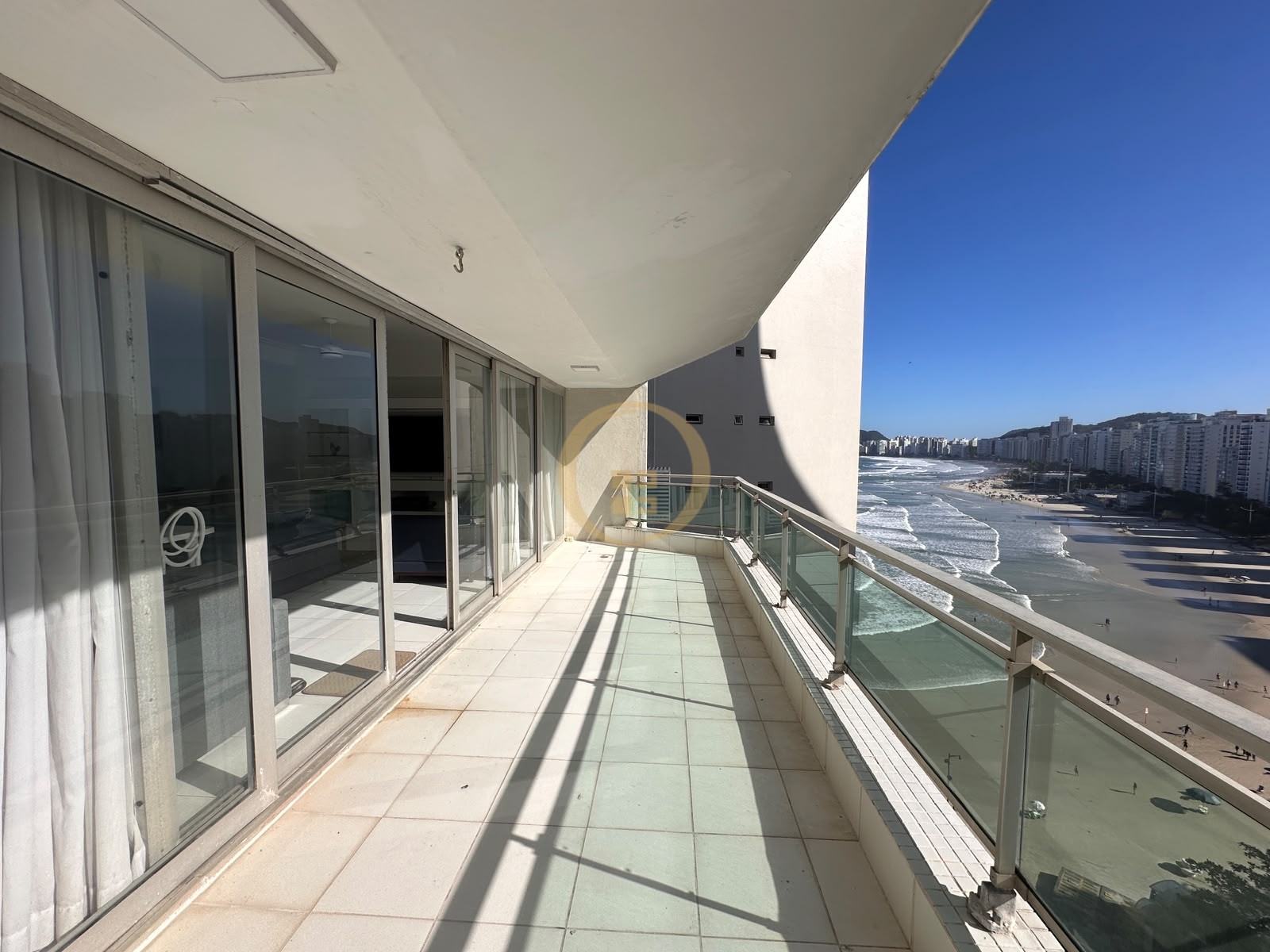 Apartamento Frente ao Mar nas Pitangueiras, Guarujá - SP