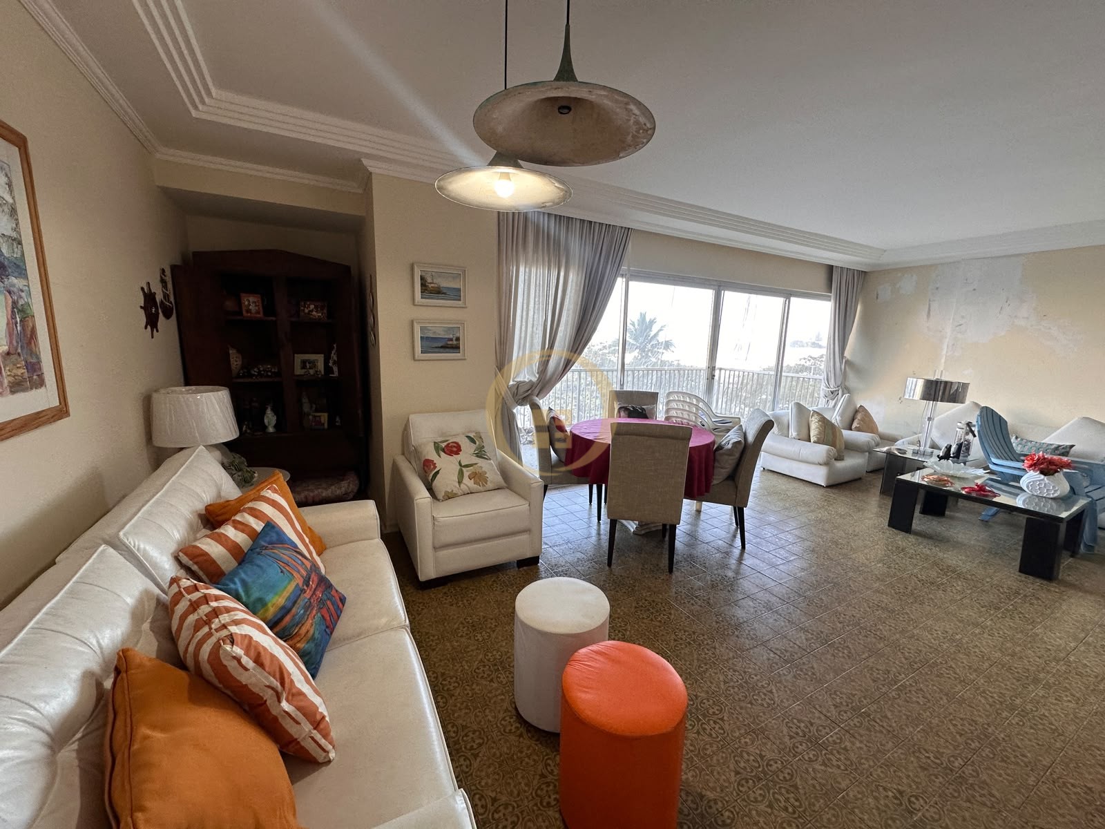 Apartamento Frente ao Mar nas Pitangueiras, Guarujá - SP