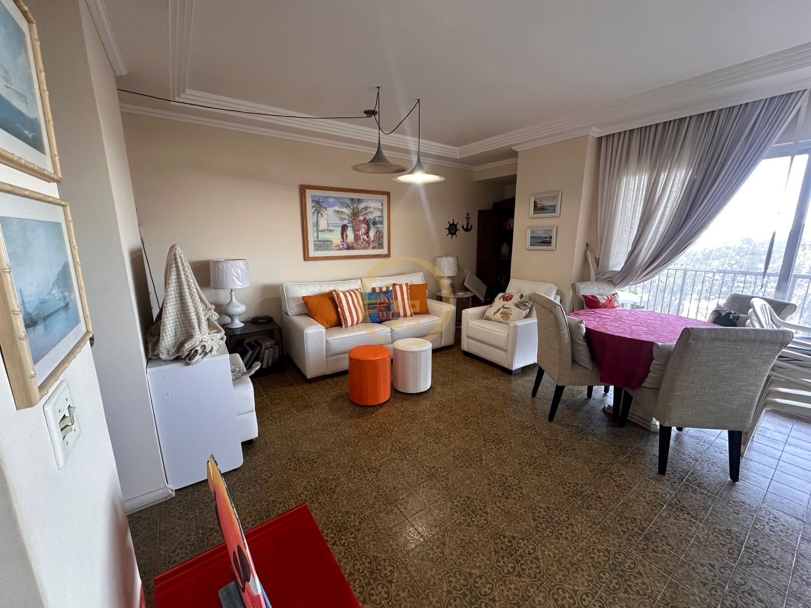 Apartamento Frente ao Mar nas Pitangueiras, Guarujá - SP