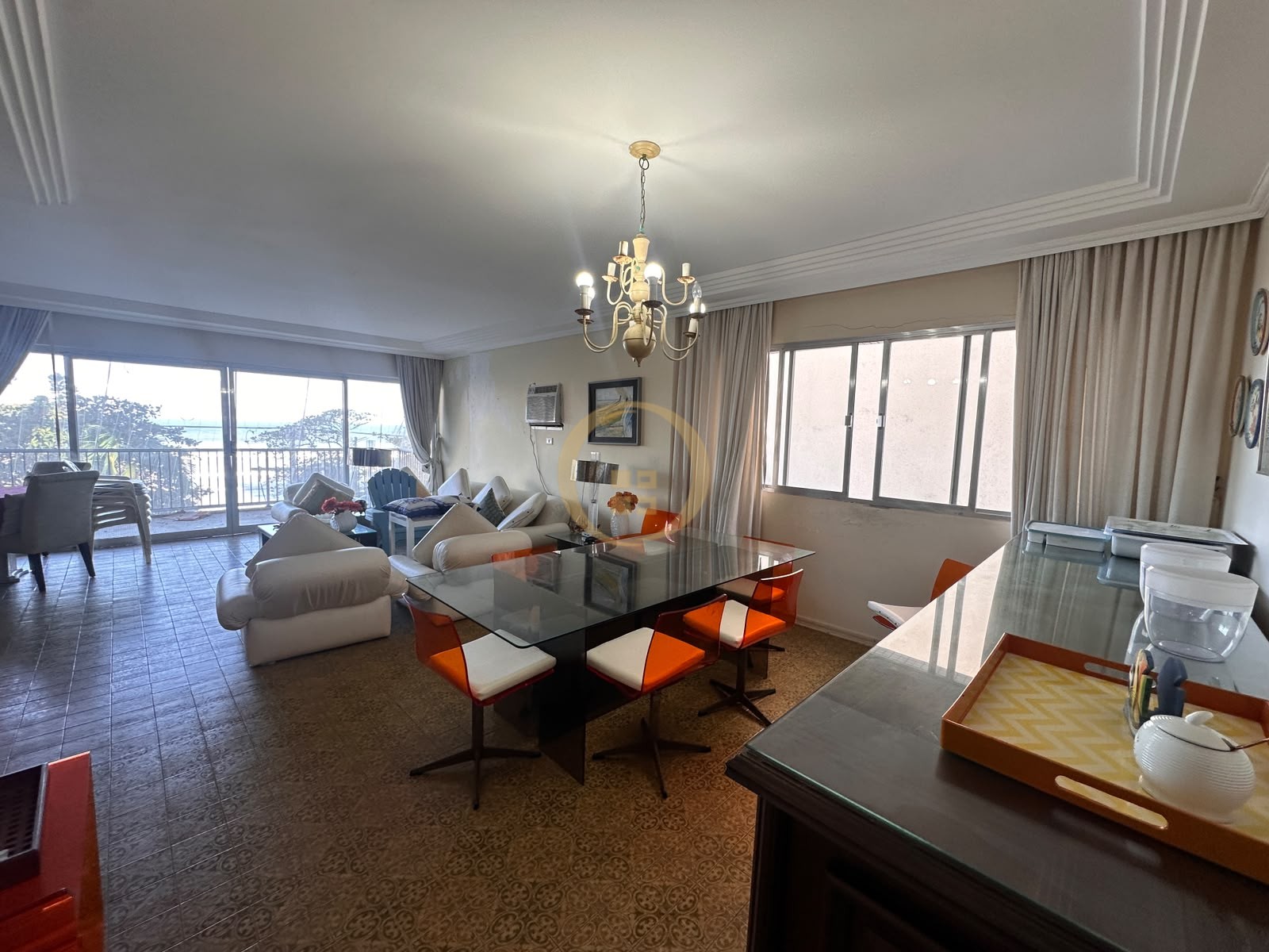 Apartamento Frente ao Mar nas Pitangueiras, Guarujá - SP