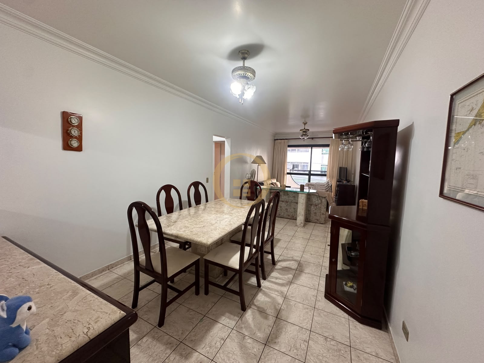 Apartamento na Praia das Pitangueiras, Guarujá - SP