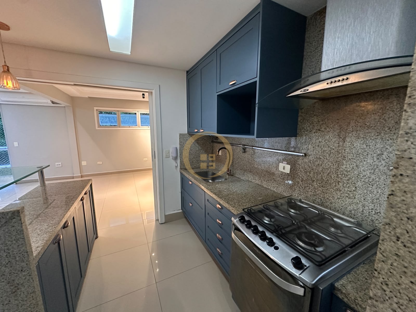 Apartamento na Praia das Pitangueiras, Guarujá - SP