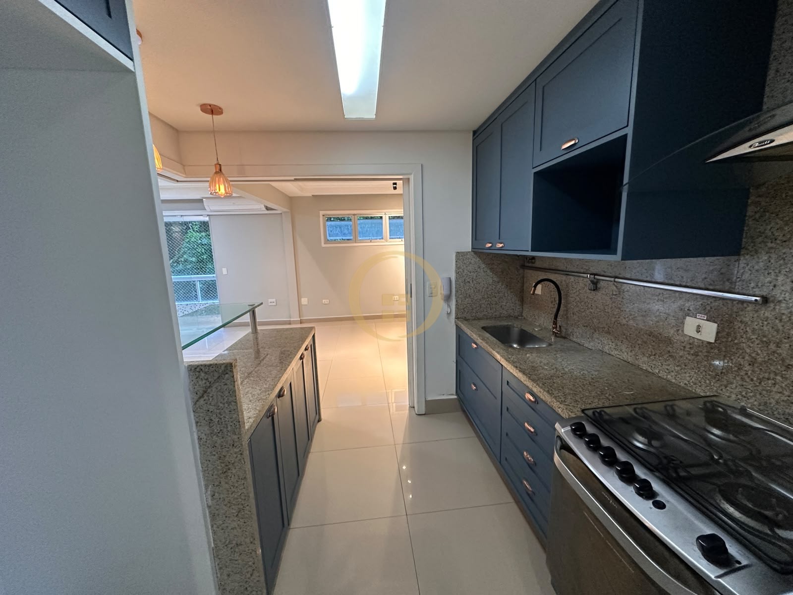 Apartamento na Praia das Pitangueiras, Guarujá - SP