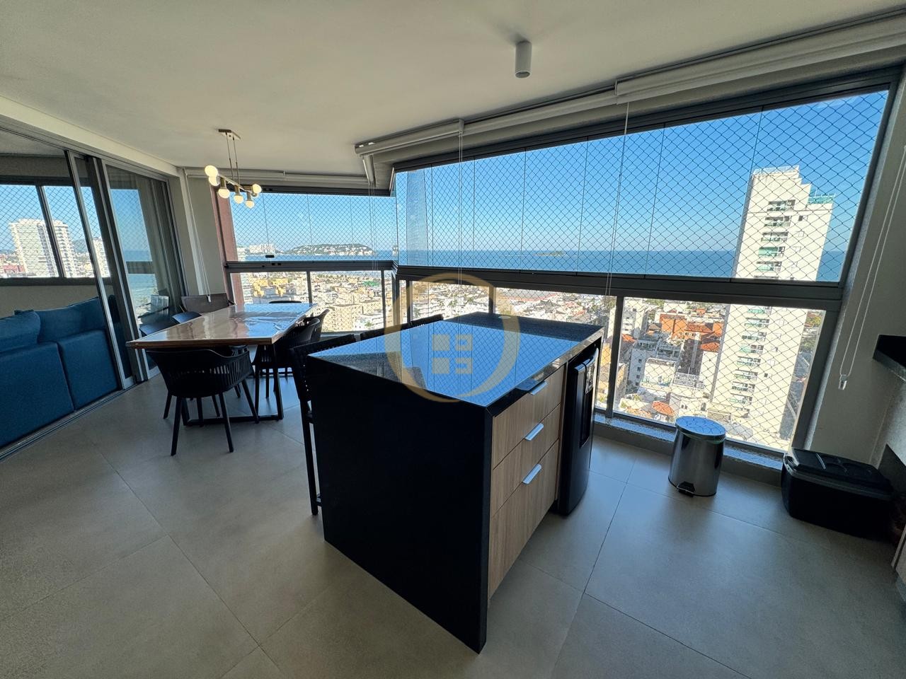 Apartamento na Praia da Enseada, Guarujá - SP