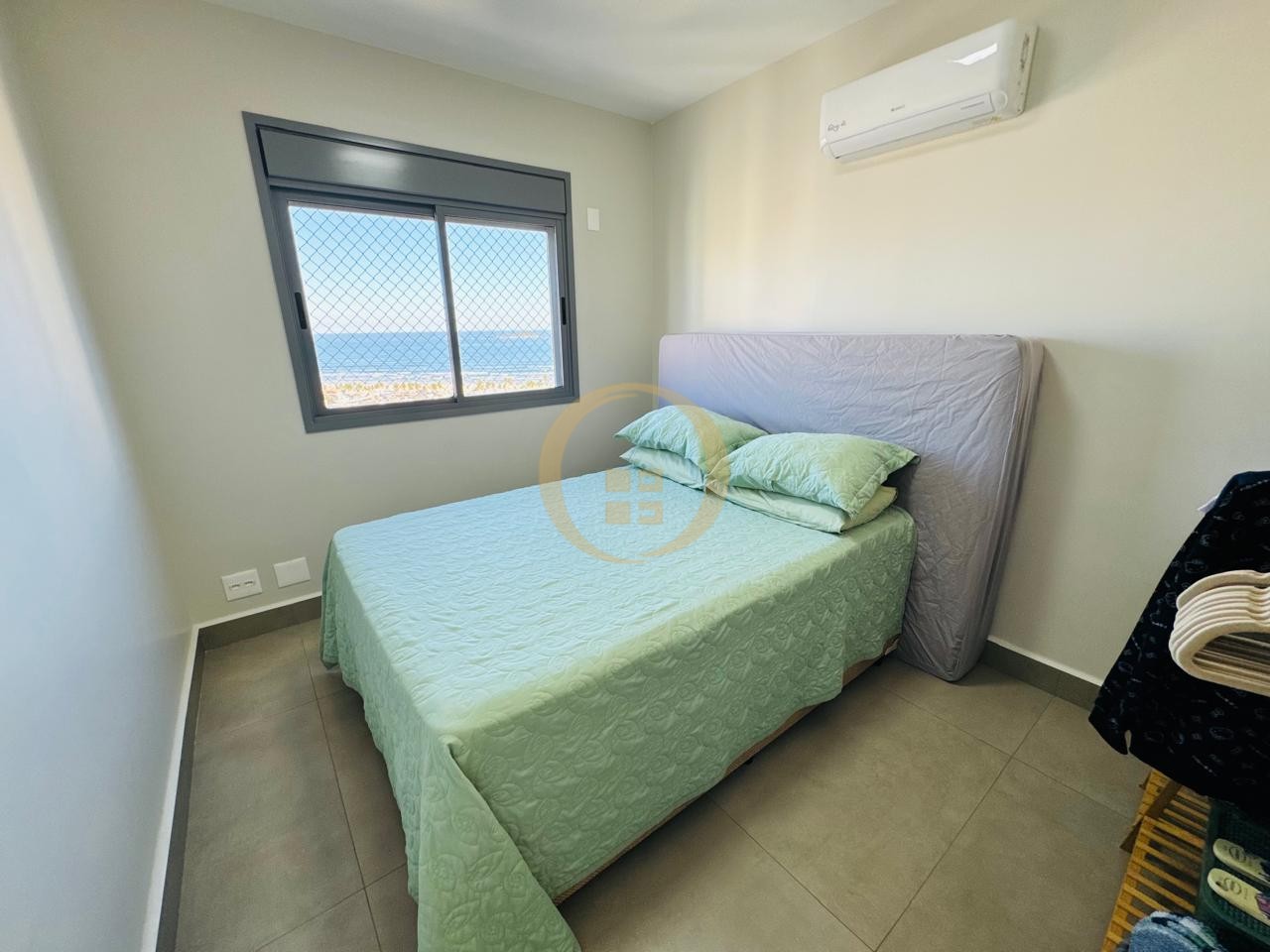 Apartamento na Praia da Enseada, Guarujá - SP