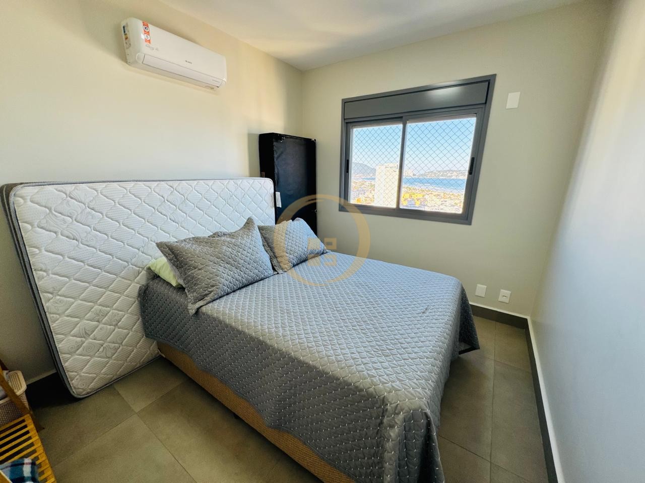 Apartamento na Praia da Enseada, Guarujá - SP