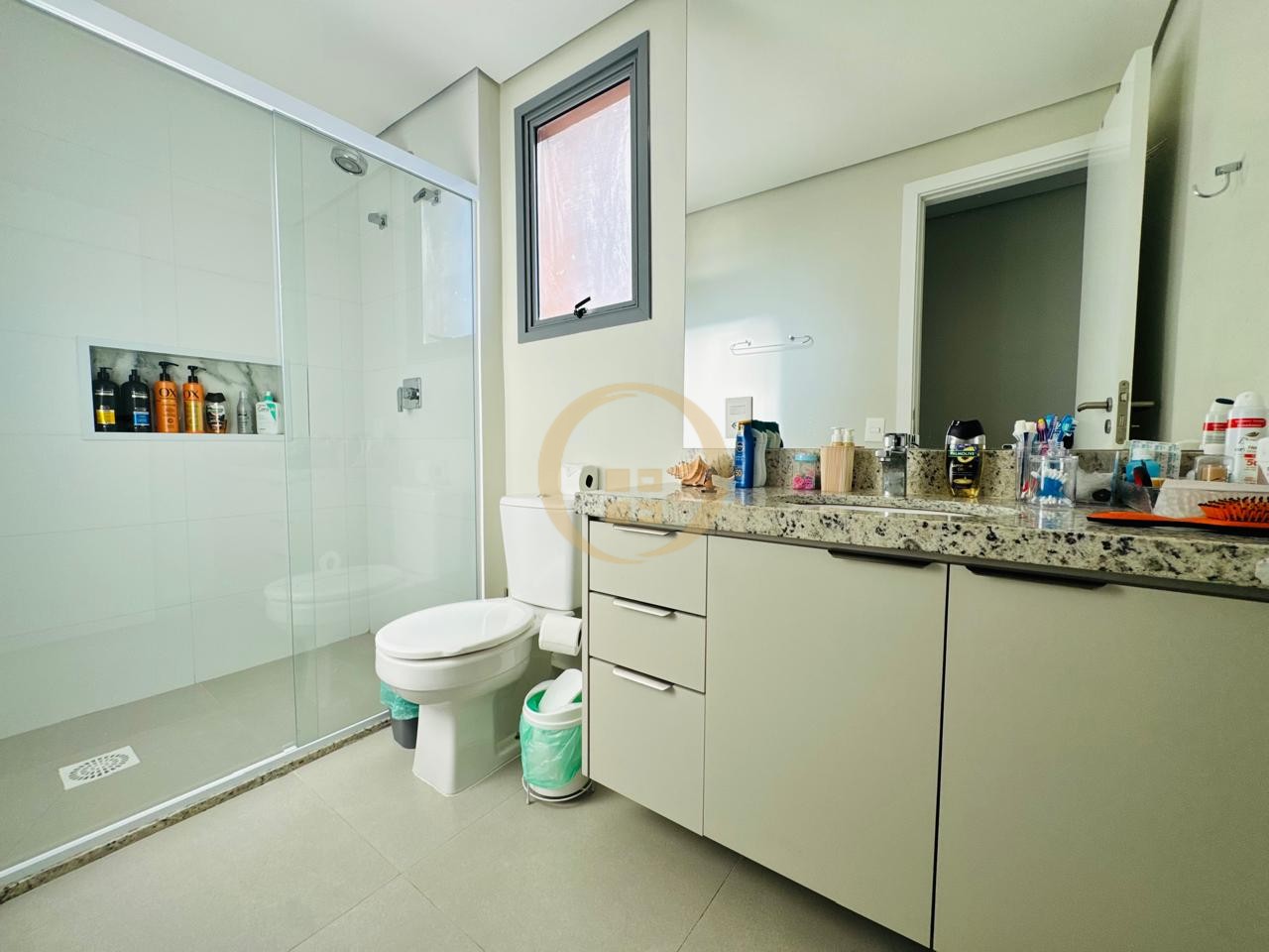 Apartamento na Praia da Enseada, Guarujá - SP