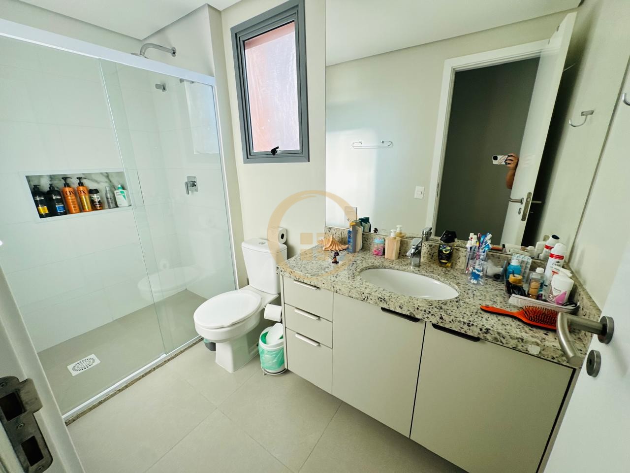 Apartamento na Praia da Enseada, Guarujá - SP
