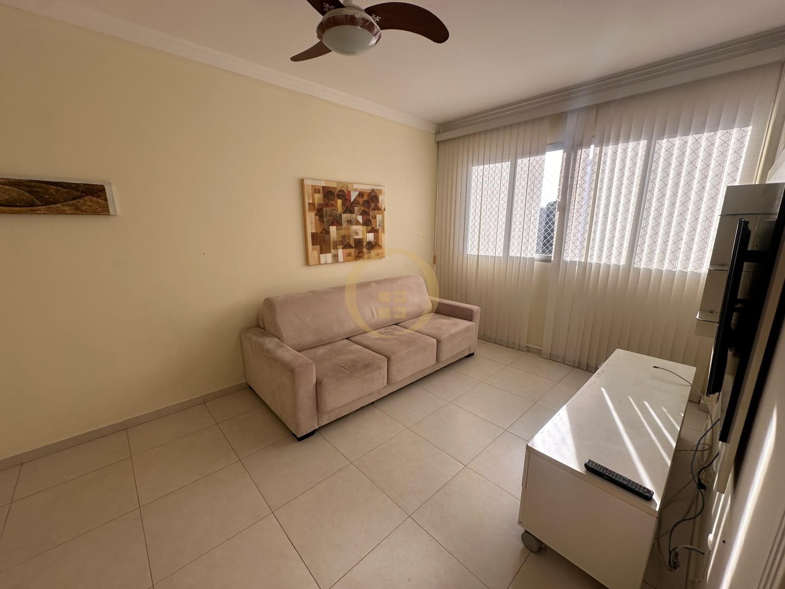 Apartamento na Praia das Pitangueiras, Guarujá - SP
