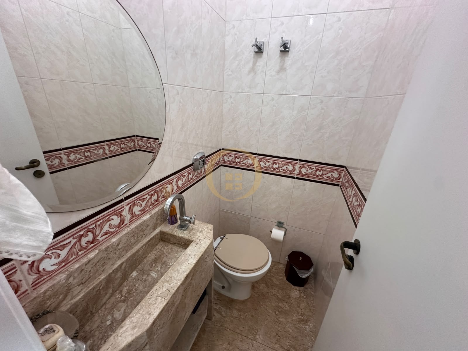 Apartamento Frente ao Mar nas Pitangueiras, Guarujá - SP