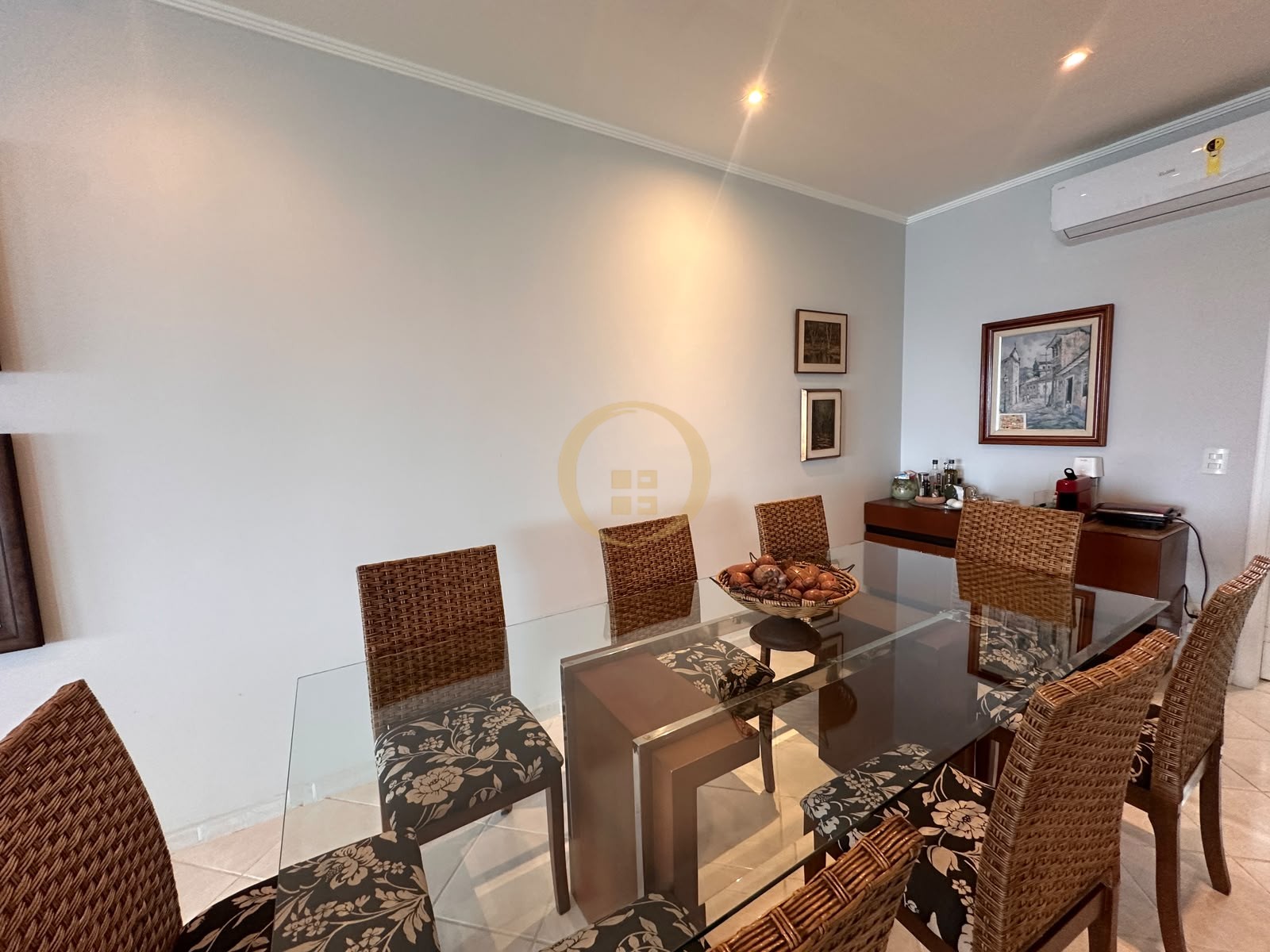 Apartamento Frente ao Mar nas Pitangueiras, Guarujá - SP
