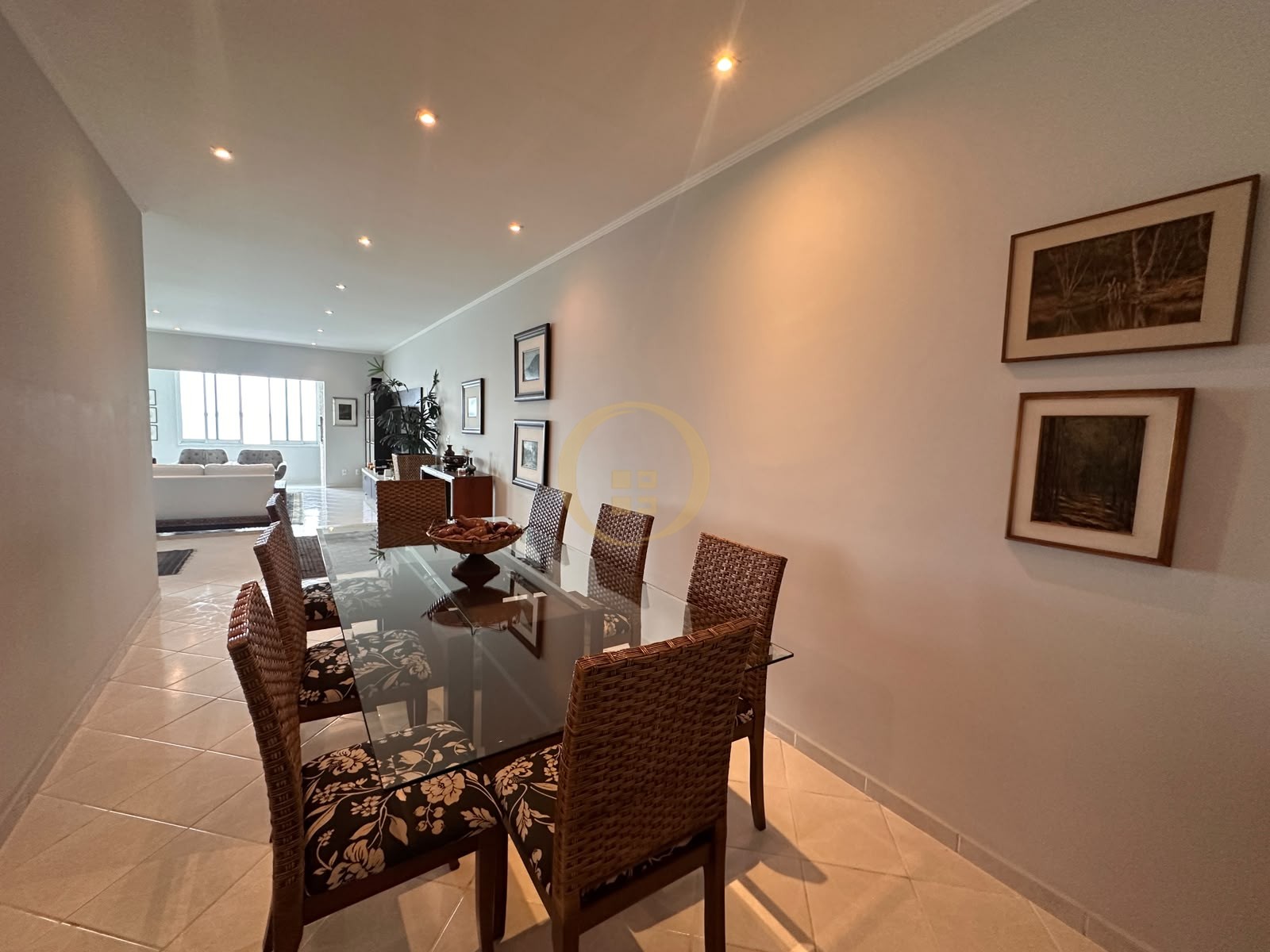 Apartamento Frente ao Mar nas Pitangueiras, Guarujá - SP