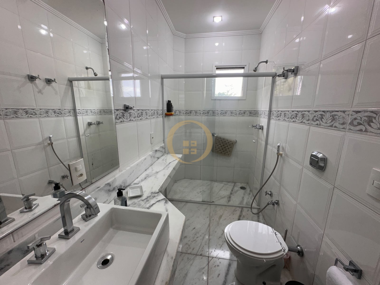 Apartamento Frente ao Mar nas Pitangueiras, Guarujá - SP