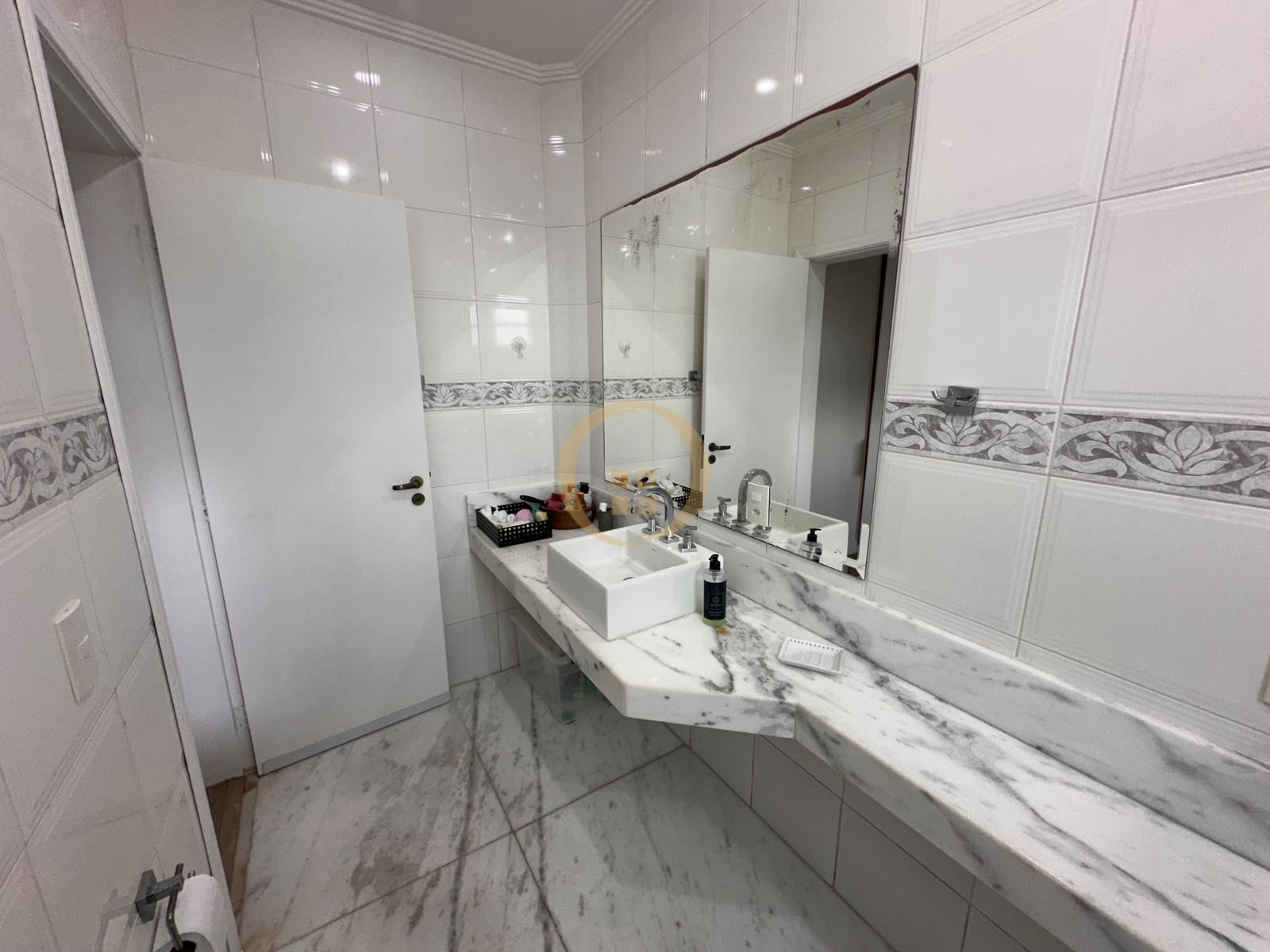 Apartamento Frente ao Mar nas Pitangueiras, Guarujá - SP