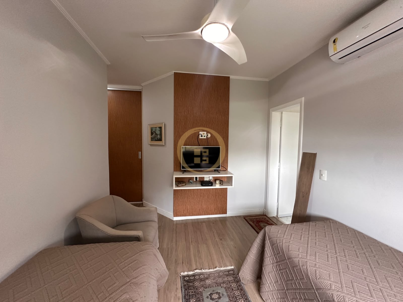 Apartamento Frente ao Mar nas Pitangueiras, Guarujá - SP