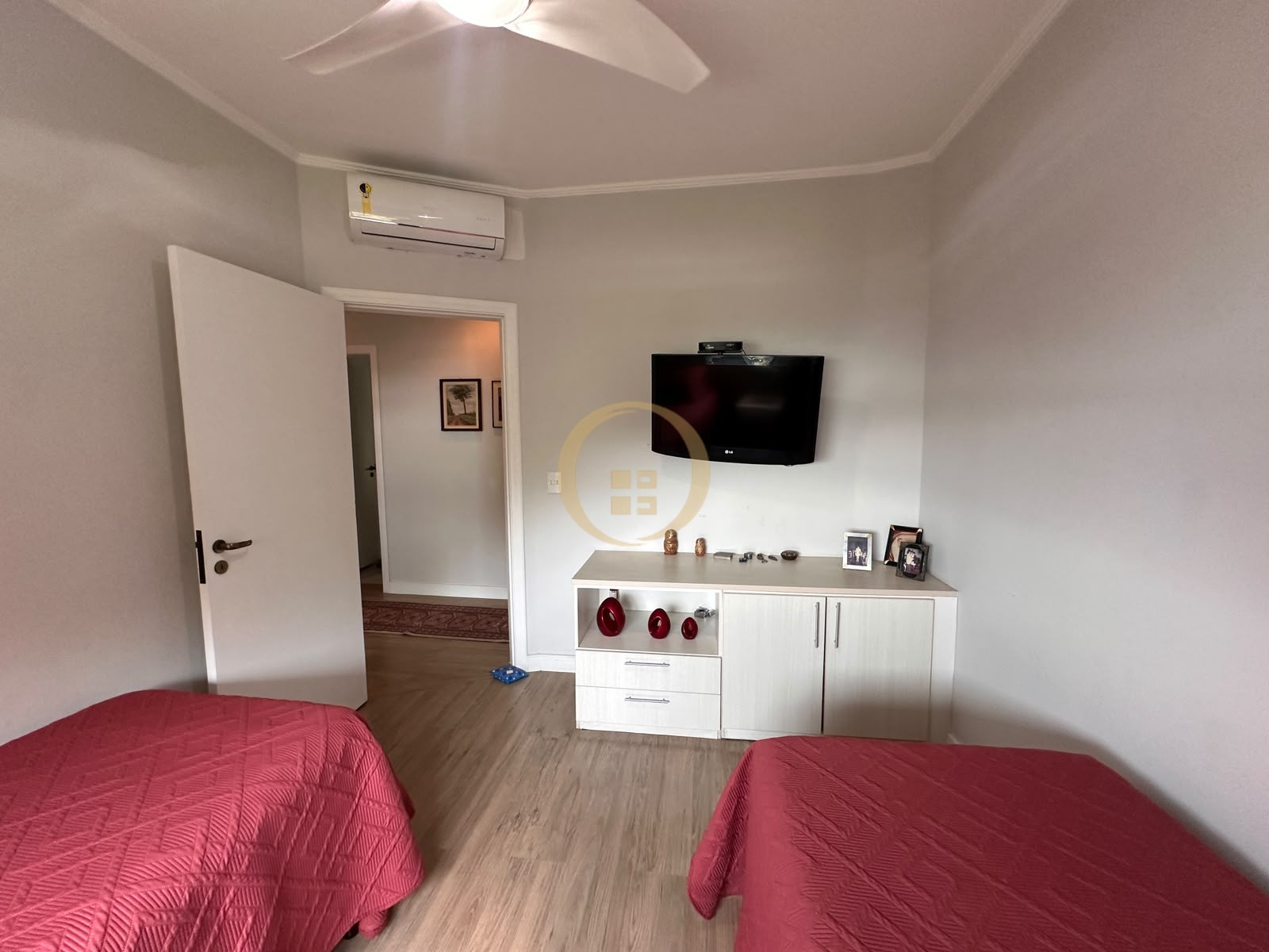 Apartamento Frente ao Mar nas Pitangueiras, Guarujá - SP