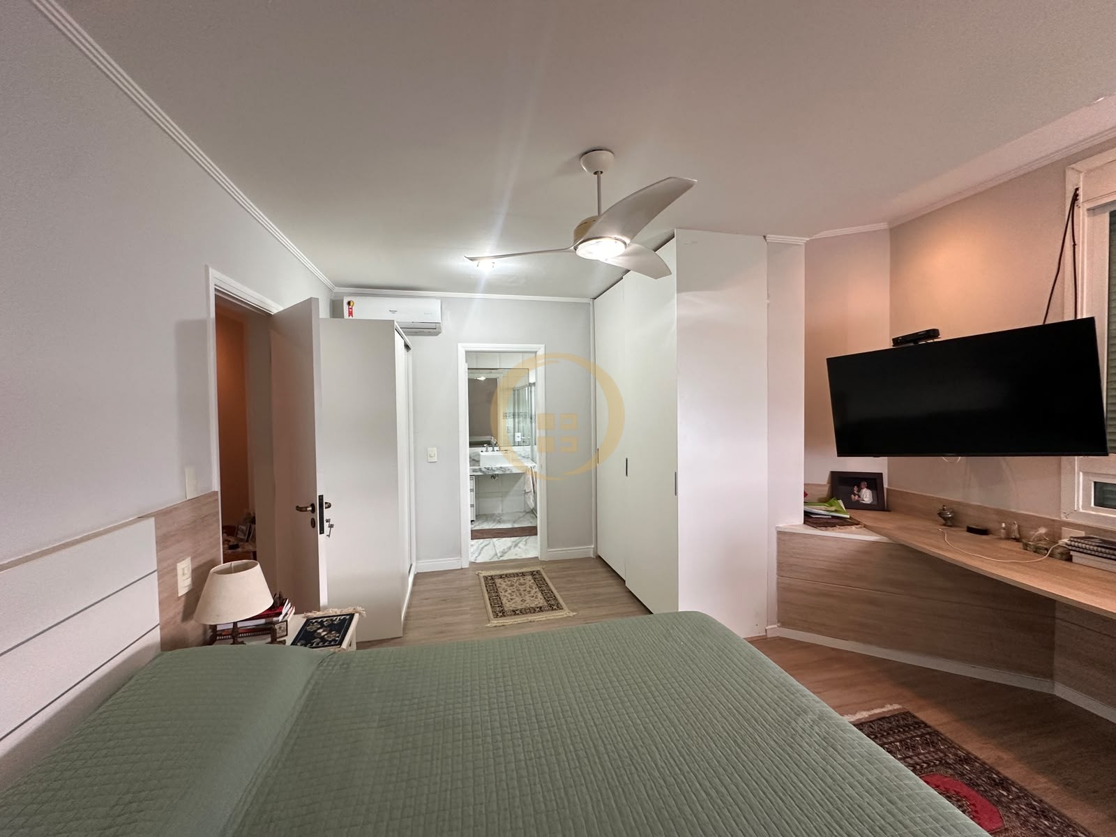 Apartamento Frente ao Mar nas Pitangueiras, Guarujá - SP