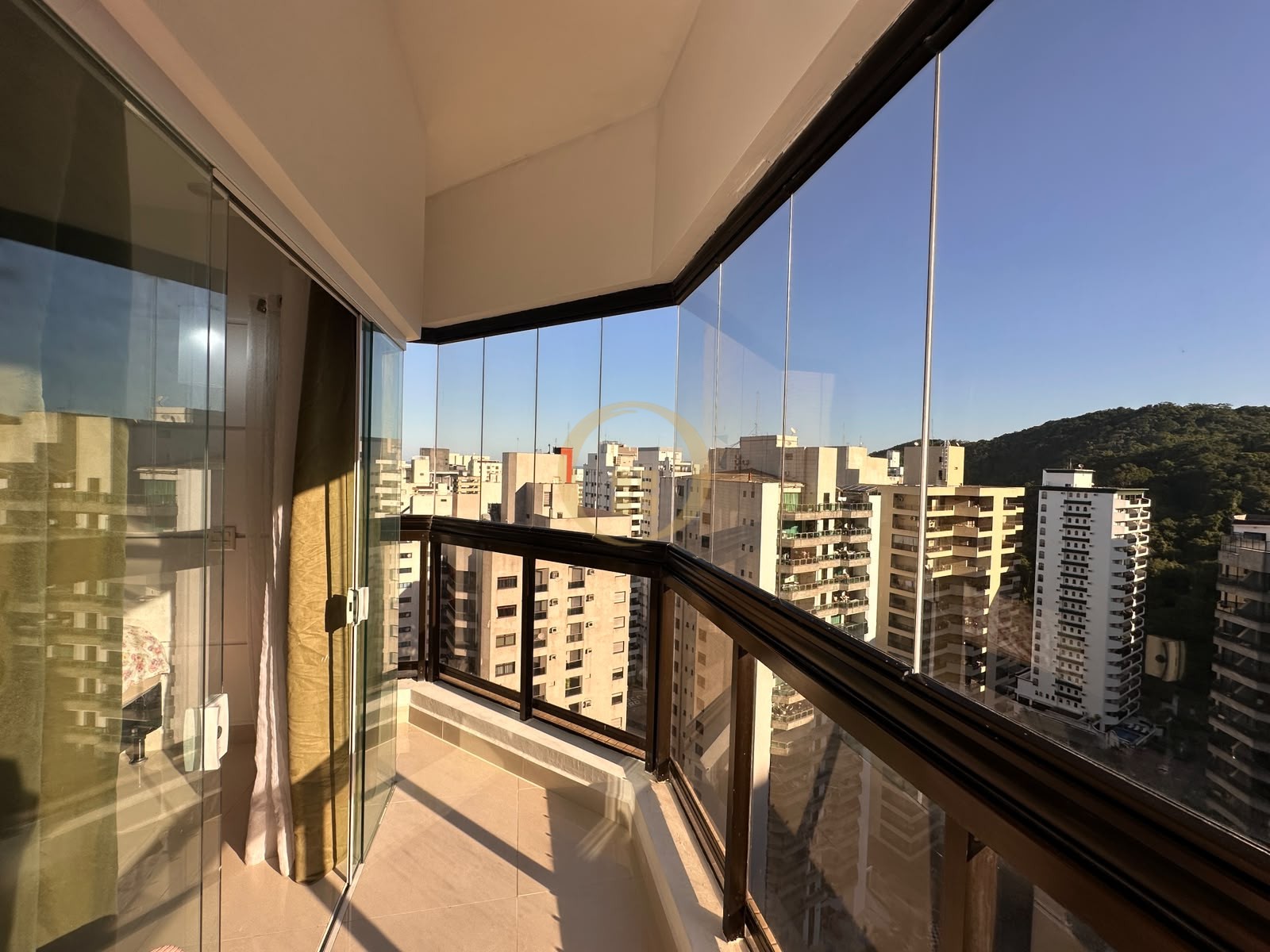 Apartamento-3-dormitorios-Pitangueiras