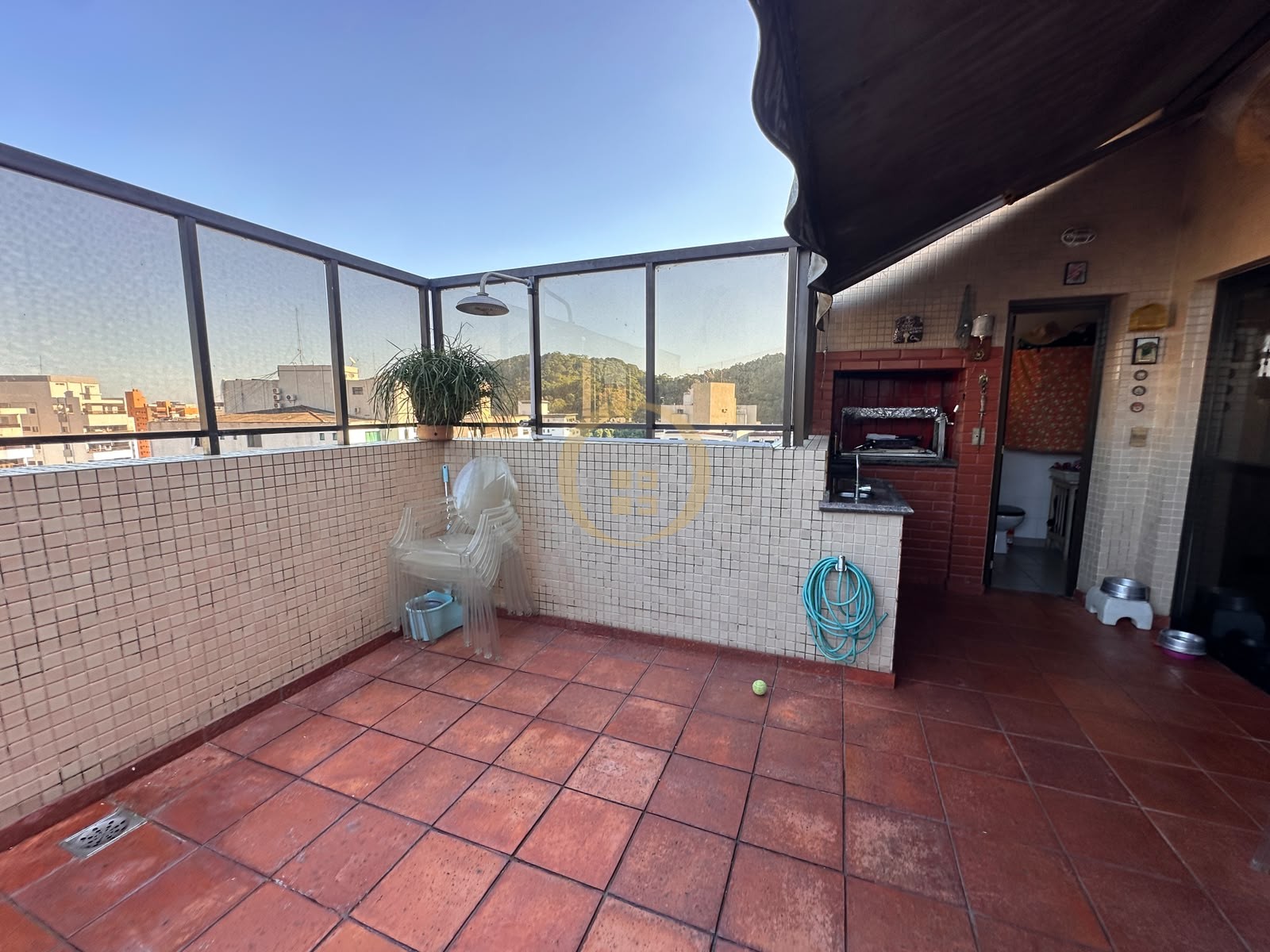 Apartamento-3-dormitorios-Pitangueiras