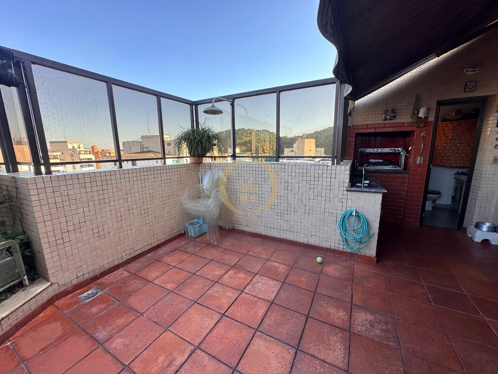 Apartamento-3-dormitorios-Pitangueiras