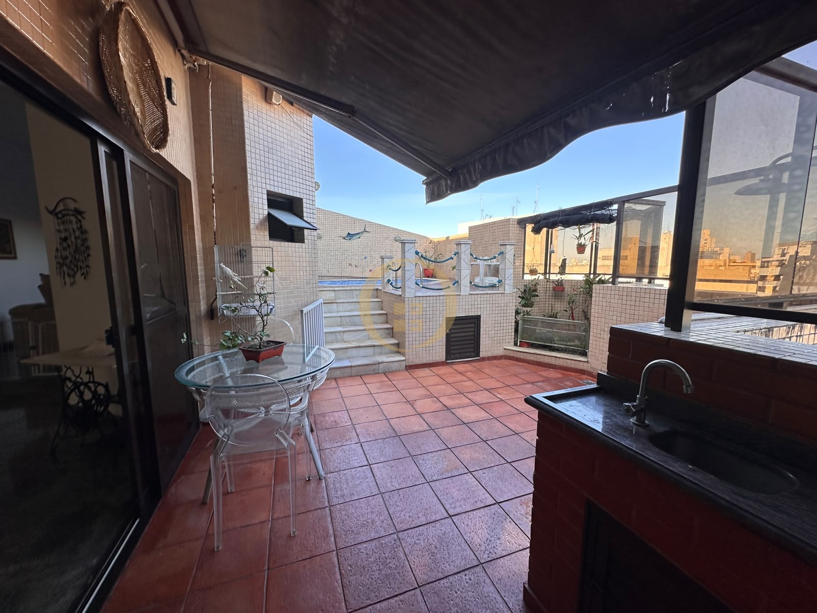 Apartamento-3-dormitorios-Pitangueiras