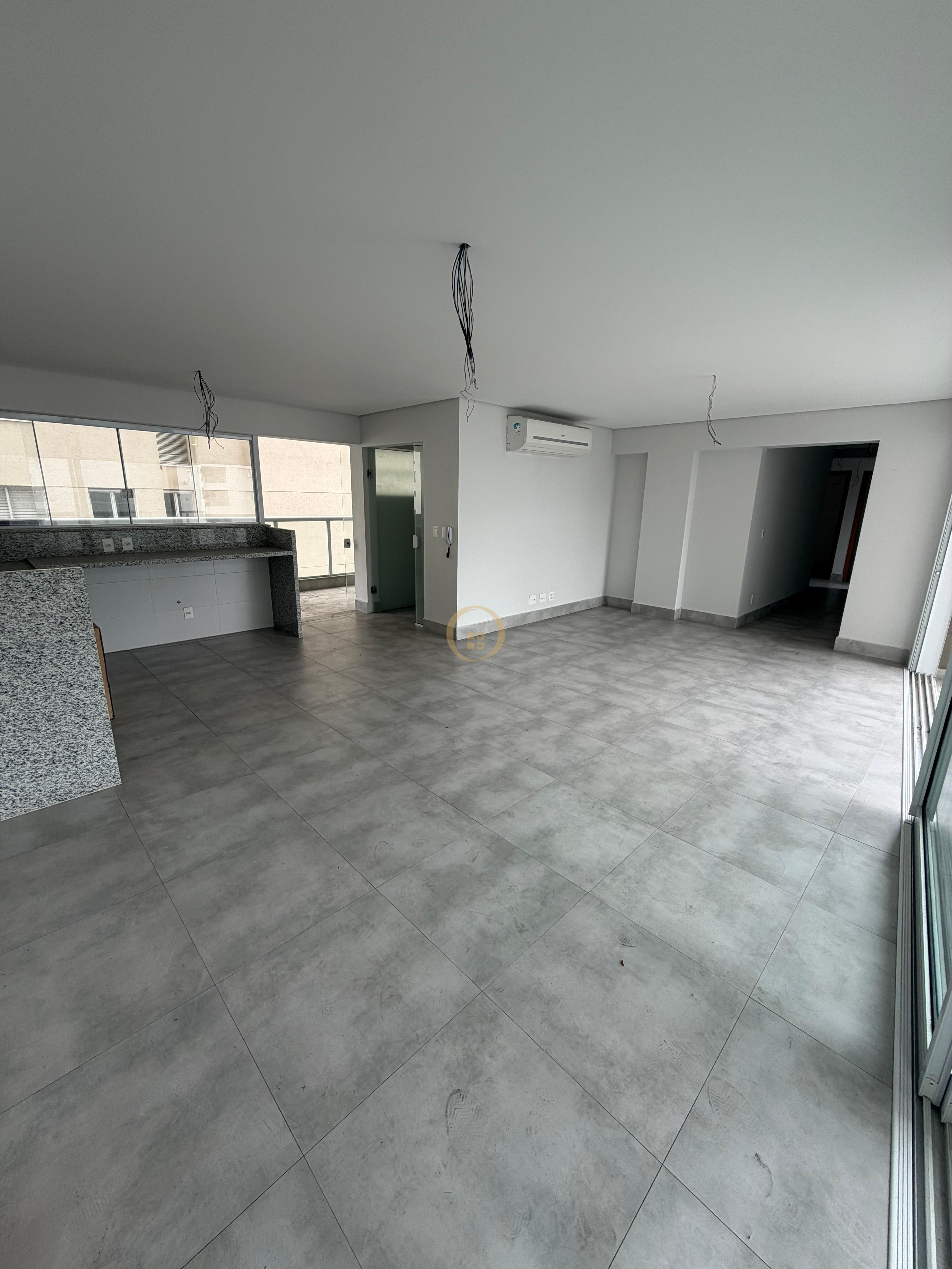 Apartamento na Praia das Astúrias, Guarujá - SP