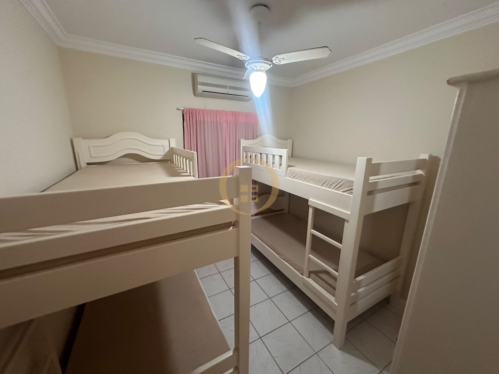Apartamento-2-dormitorios-Pitangueiras