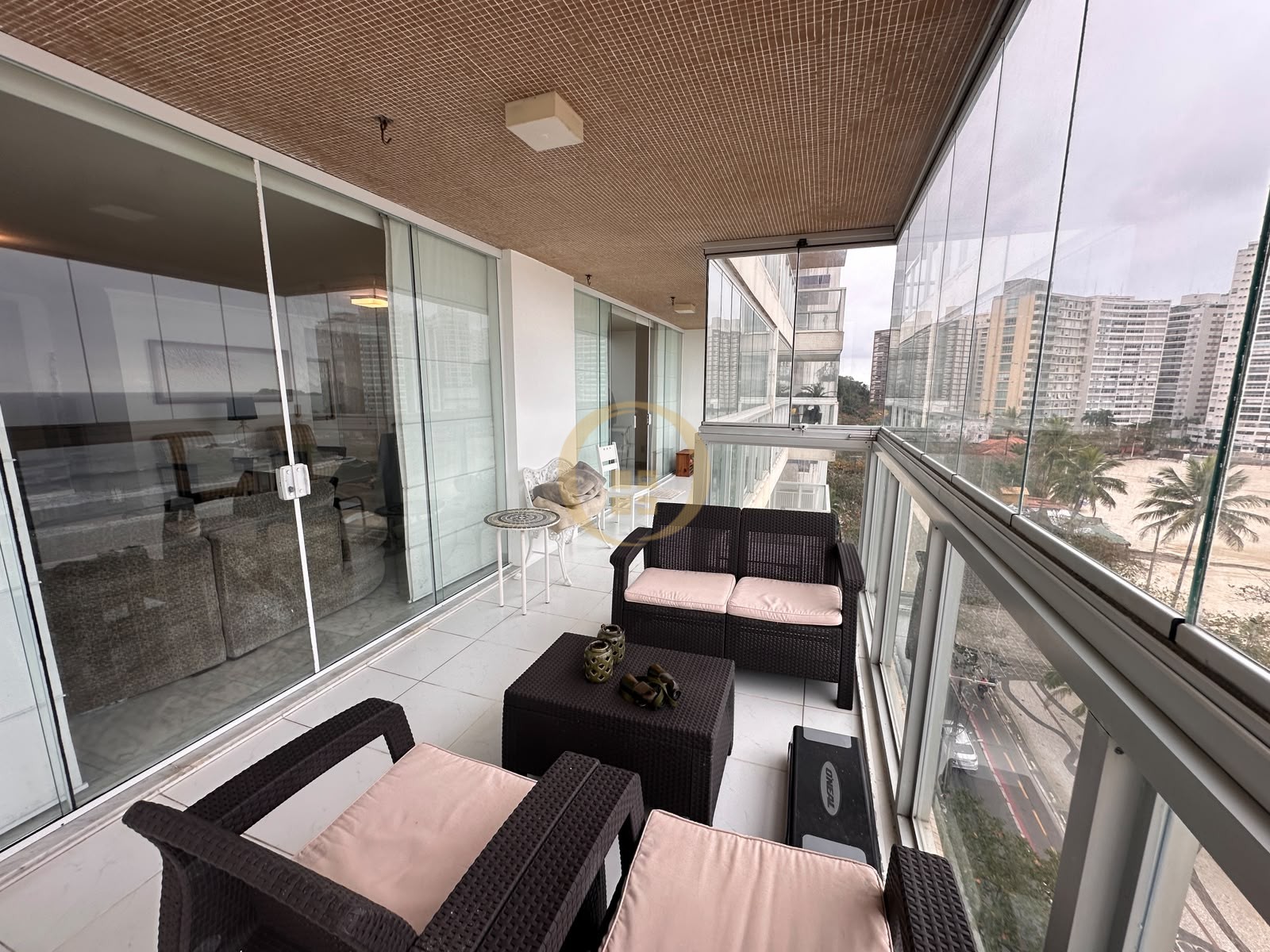Apartamento Frente ao Mar nas Pitangueiras, Guarujá - SP
