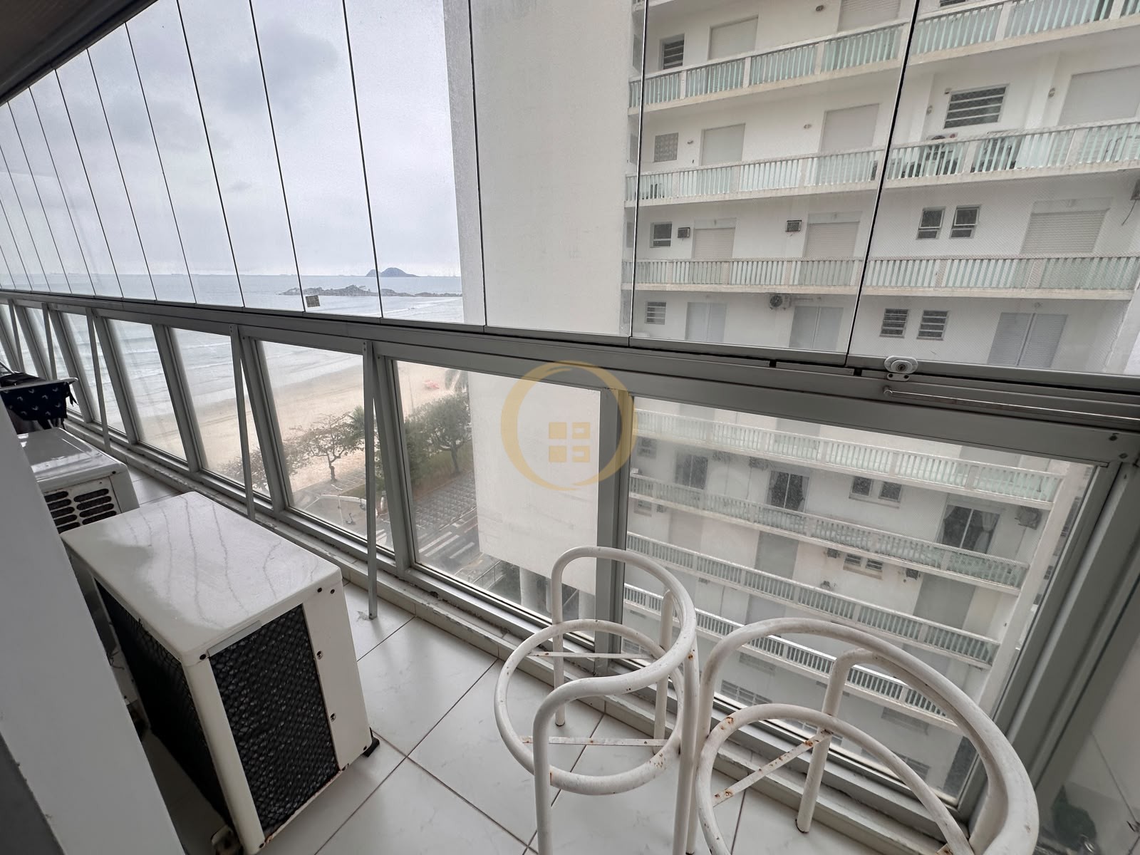 Apartamento Frente ao Mar nas Pitangueiras, Guarujá - SP