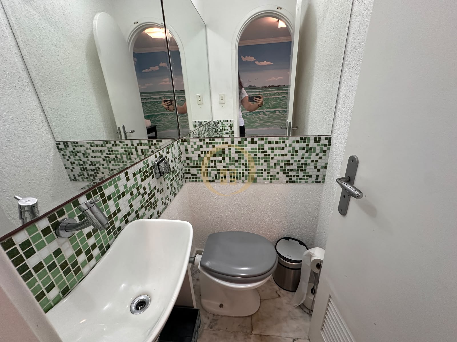 Apartamento Frente ao Mar nas Pitangueiras, Guarujá - SP
