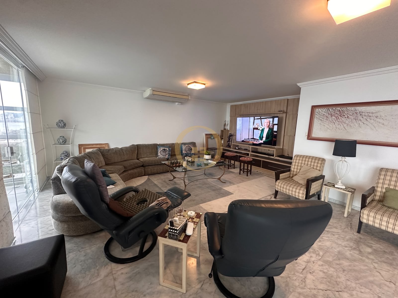 Apartamento Frente ao Mar nas Pitangueiras, Guarujá - SP