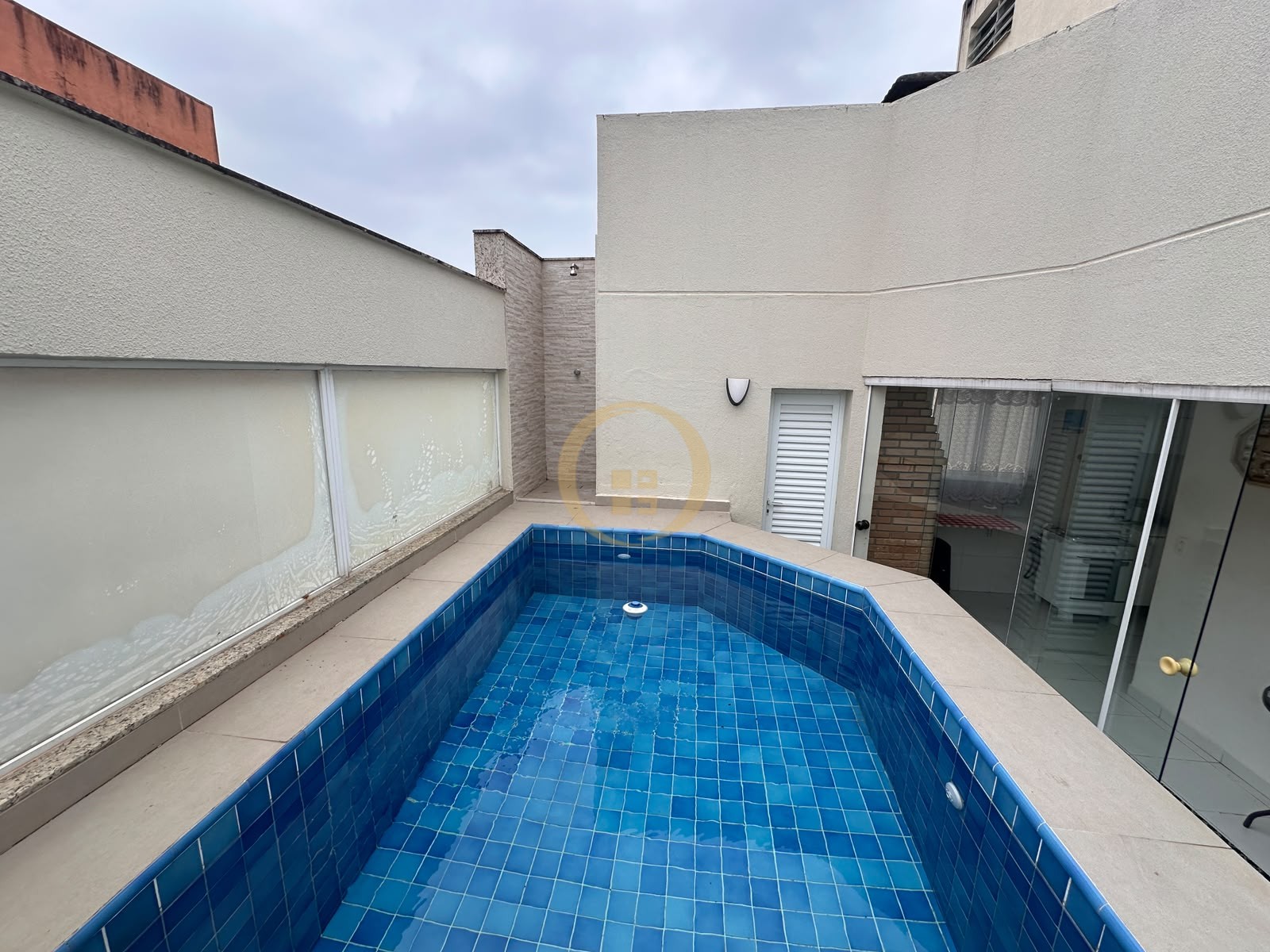 Apartamento-4-dormitorios-Pitangueiras