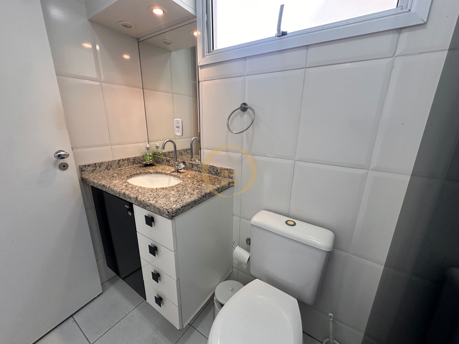 Apartamento-4-dormitorios-Pitangueiras