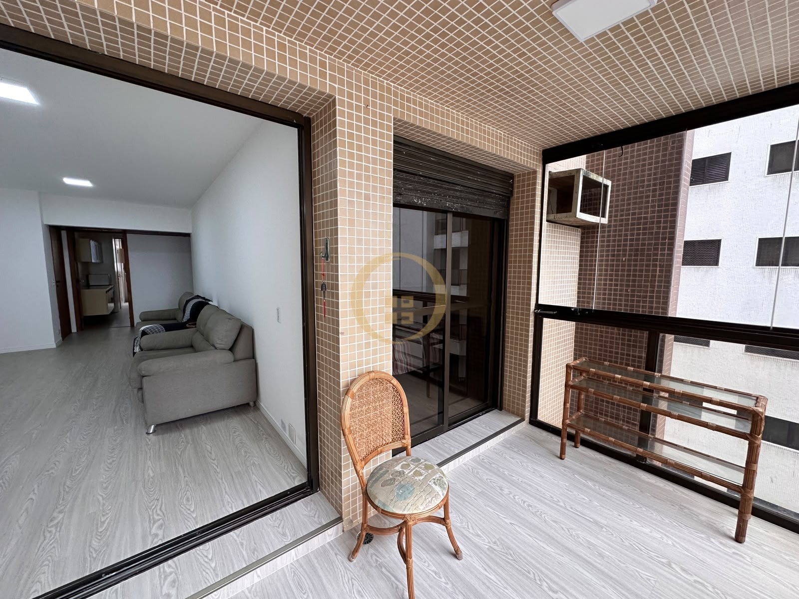 Apartamento na Praia das Pitangueiras, Guarujá - SP
