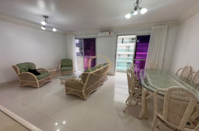 Apartamento na Praia das Pitangueiras, Guarujá - SP