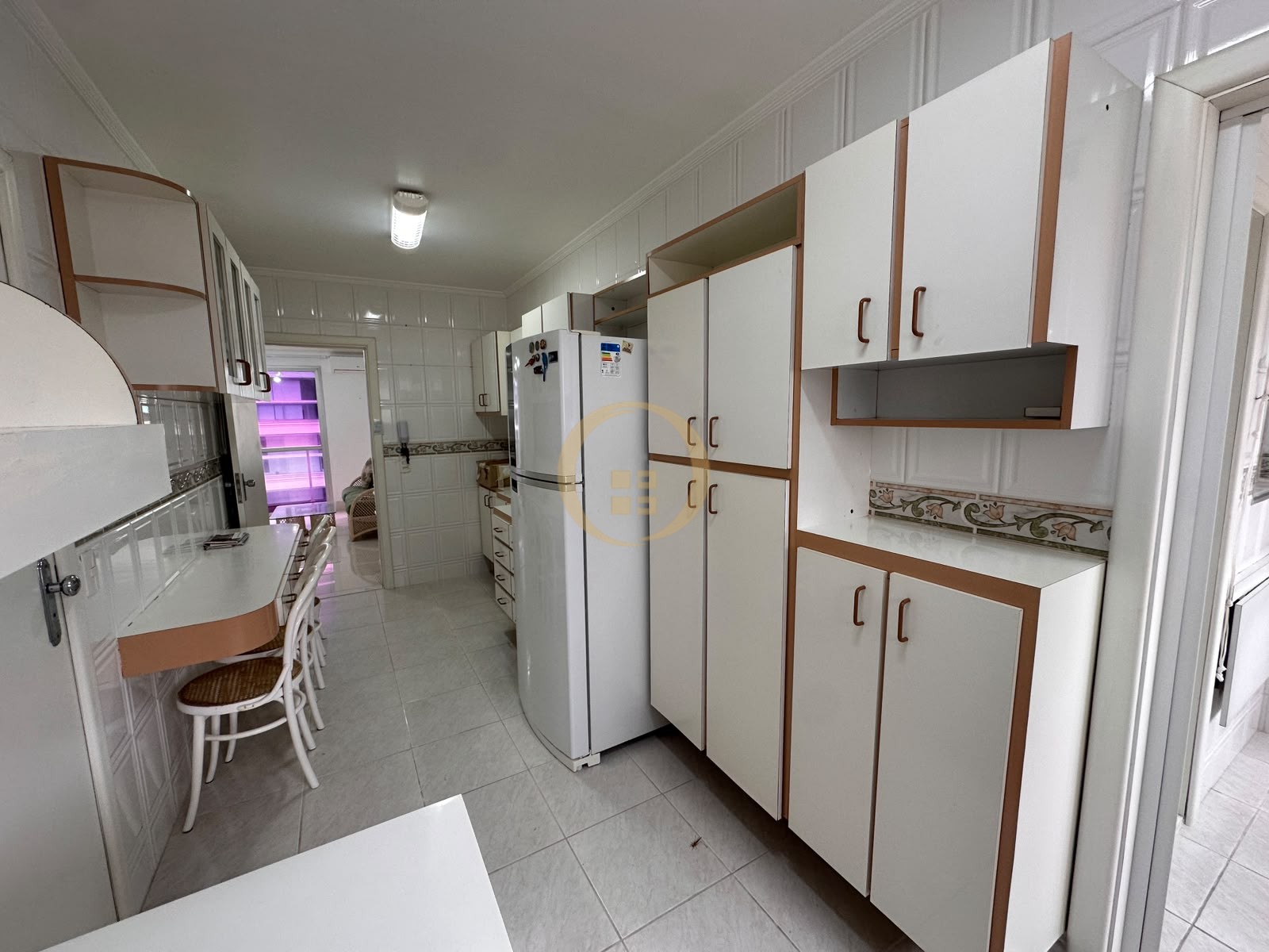 Apartamento na Praia das Pitangueiras, Guarujá - SP