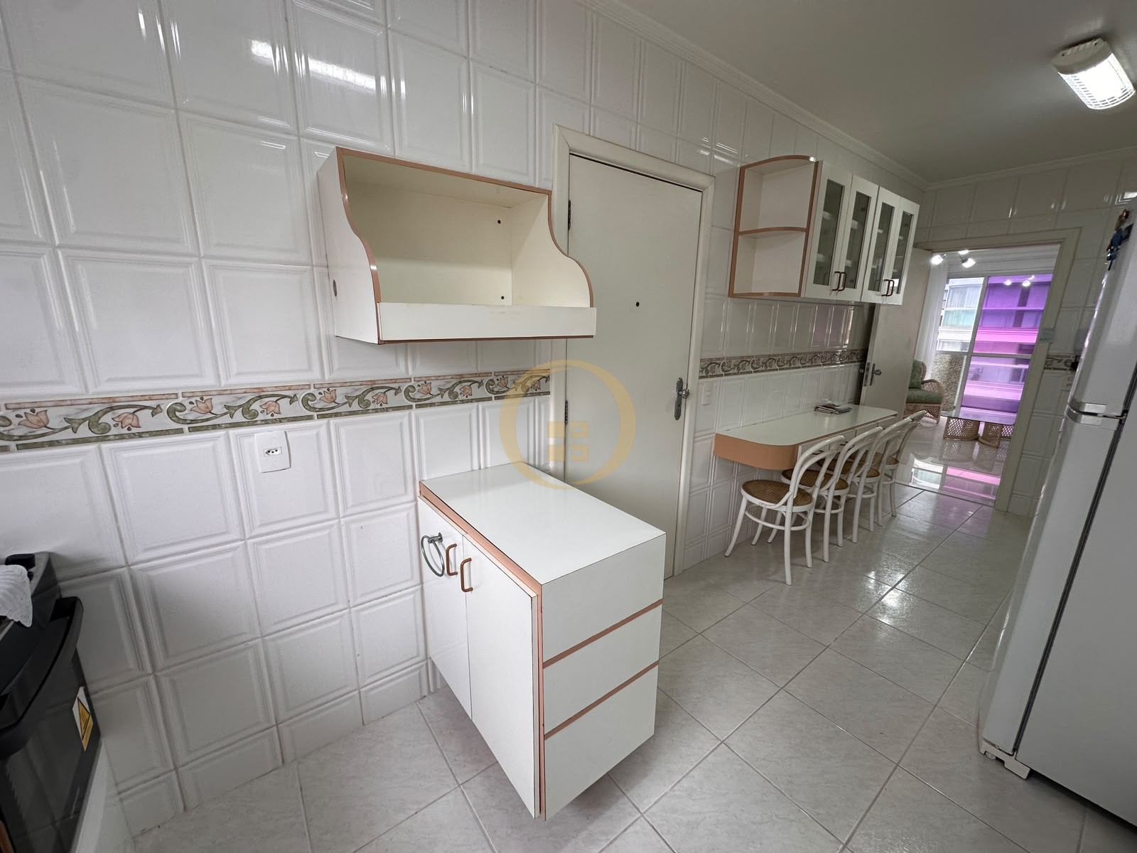 Apartamento na Praia das Pitangueiras, Guarujá - SP