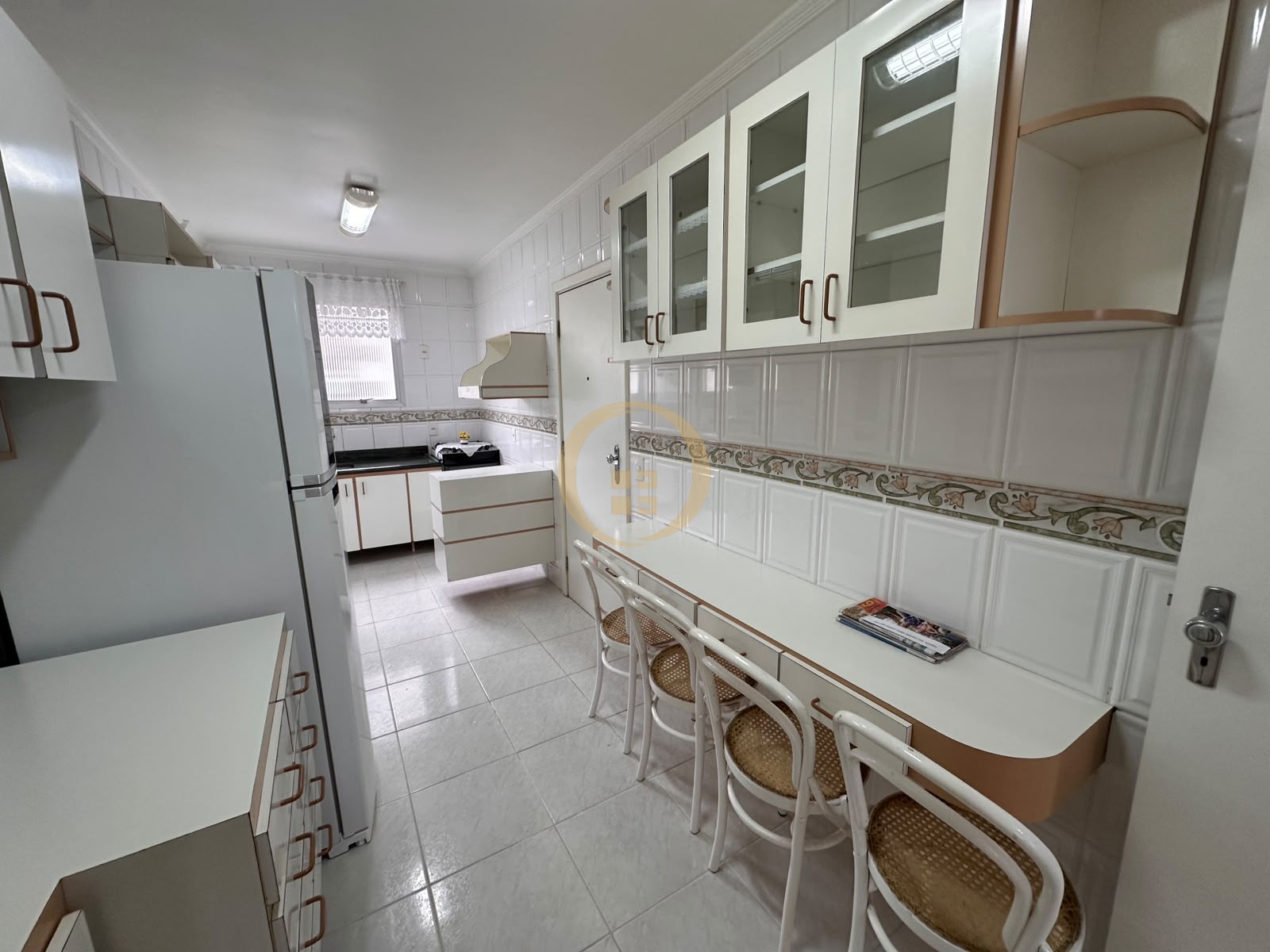Apartamento na Praia das Pitangueiras, Guarujá - SP
