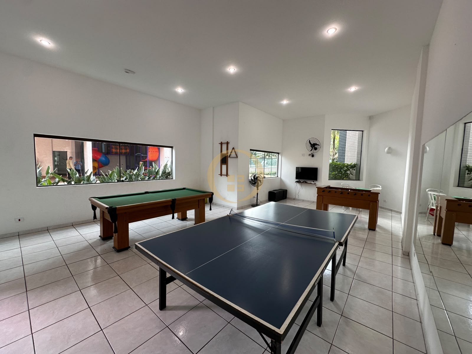 Apartamento na Praia da Enseada, Guarujá - SP