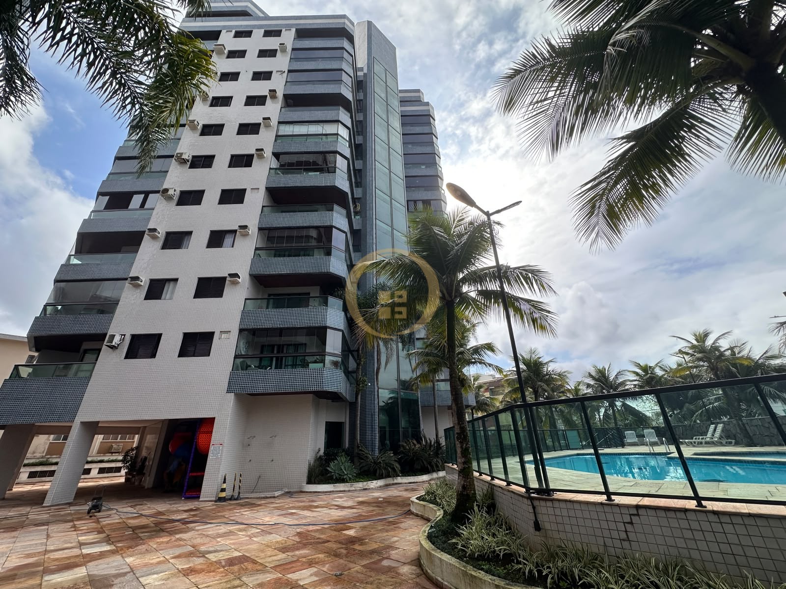 Apartamento na Praia da Enseada, Guarujá - SP